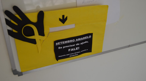 Umas das seis caixinhas espalhadas pelo Câmpus para quem quisesse depositar questões sobre a temática